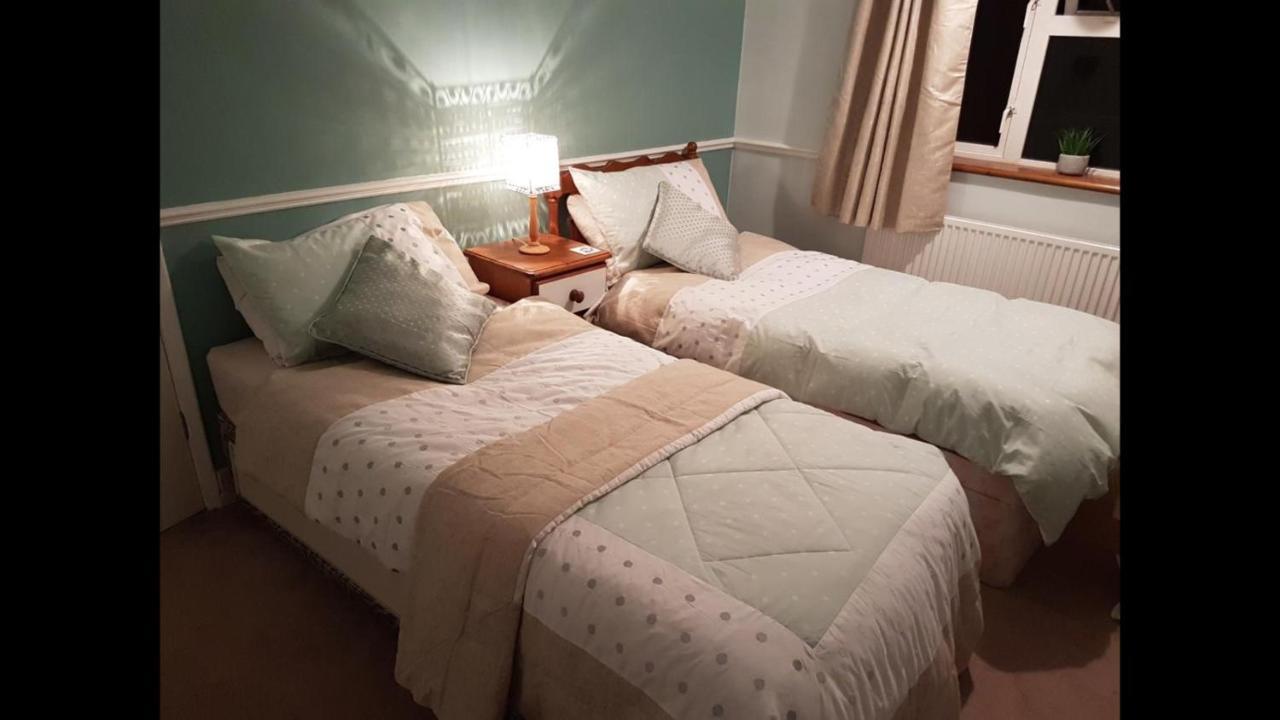 Chimneys B&B Holbrook  外观 照片
