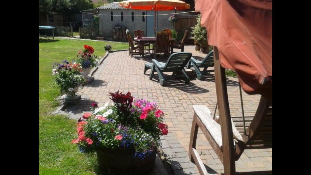 Chimneys B&B Holbrook  外观 照片